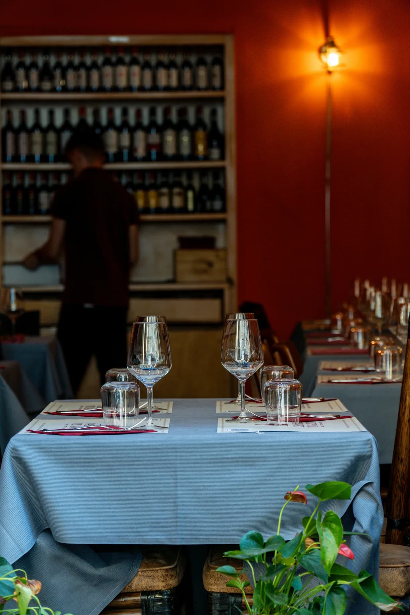 Dinner-service table setting — representative photo, not taken at Red Onion