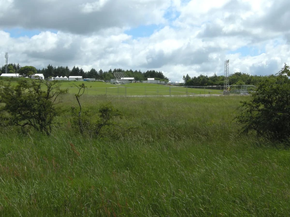 Open grassy landscape at Cathkin Braes Country Park