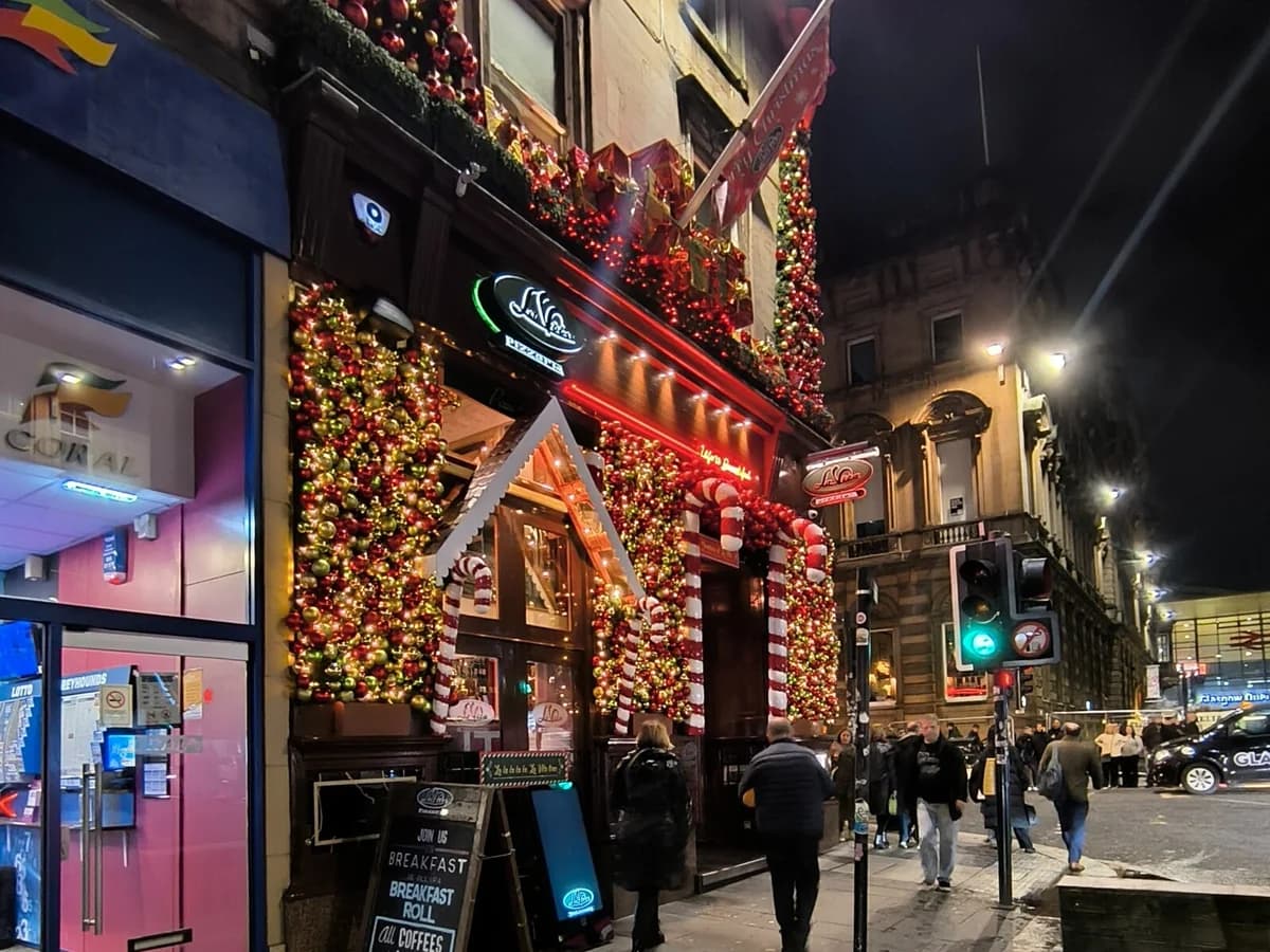 La Vita George Square restaurant frontage with Christmas decorations
